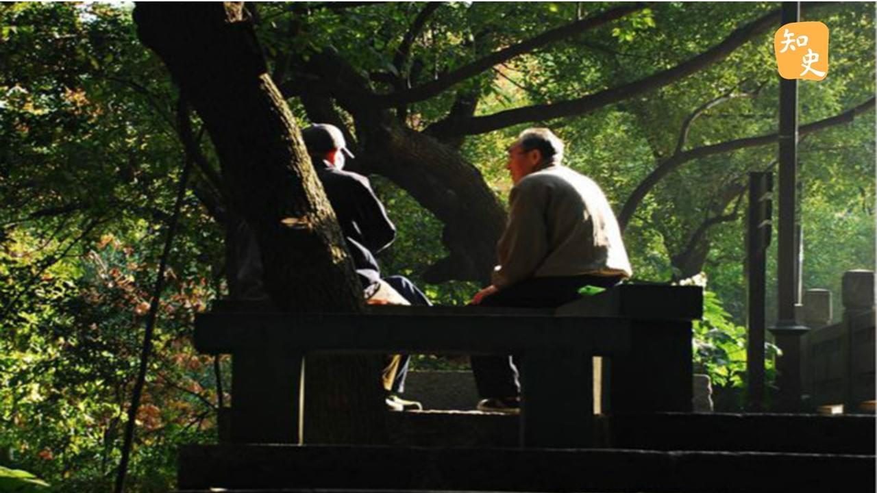 人們常用黃毛謔稱年幼之人，可「黃髮」怎麼又代指老年人呢？